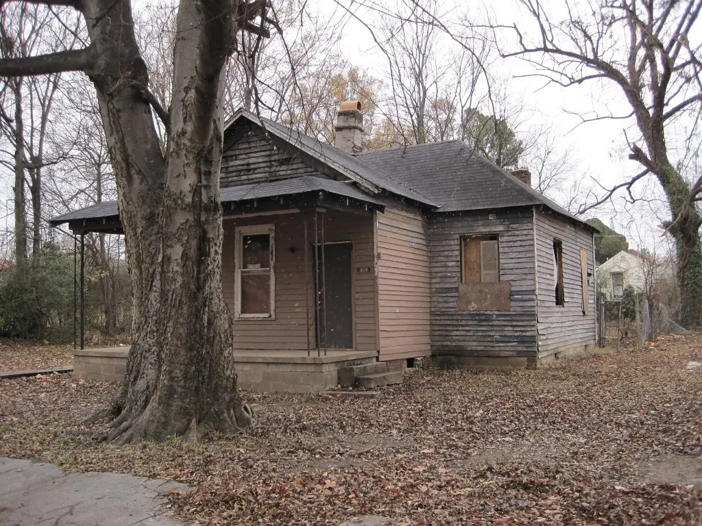 Aretha Franklin’s first home at 406 Lucy Avenue in Memphis, Tennessee [courtesy of Wikimedia.org, Thomas R Machnitzki author]